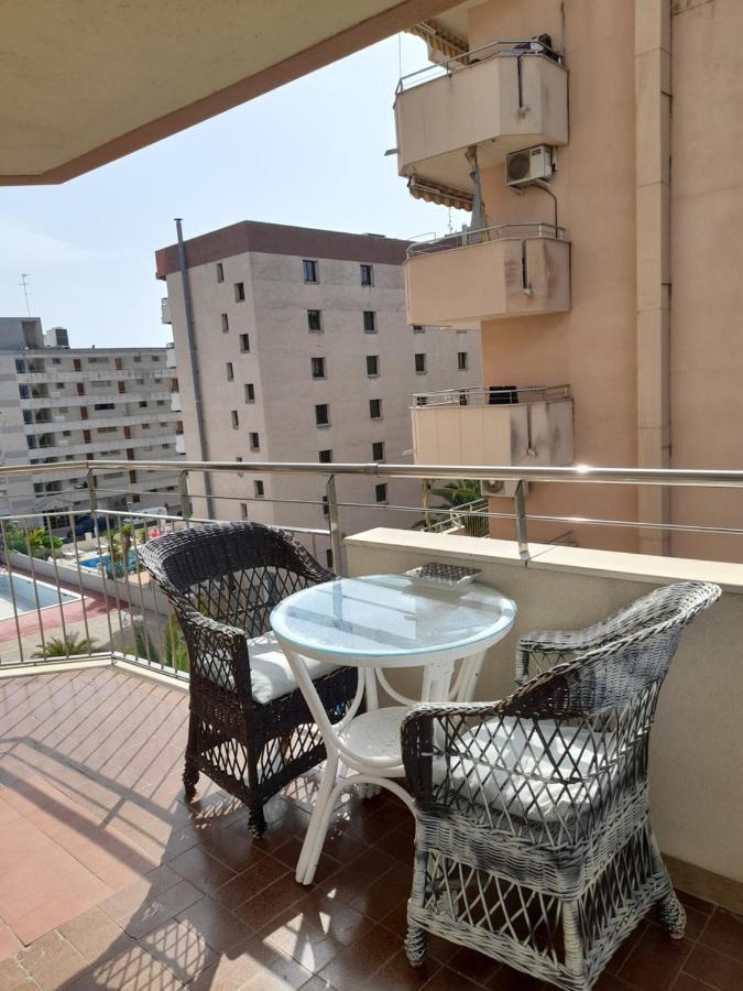 Apartamento En Салоу Екстериор снимка