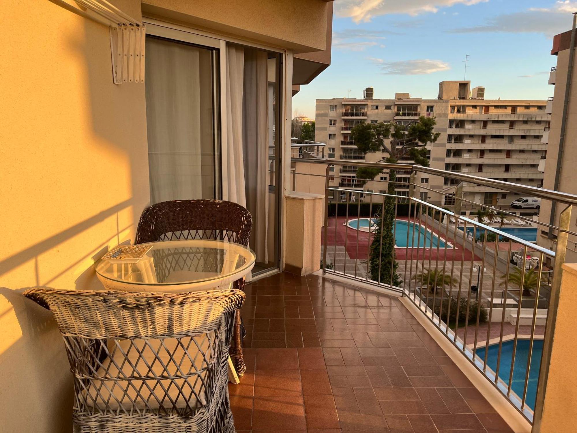 Apartamento En Салоу Екстериор снимка