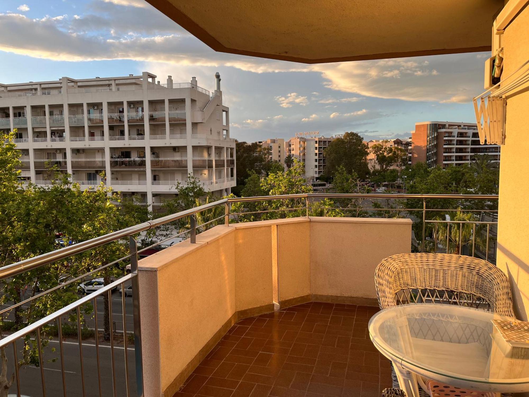 Apartamento En Салоу Екстериор снимка